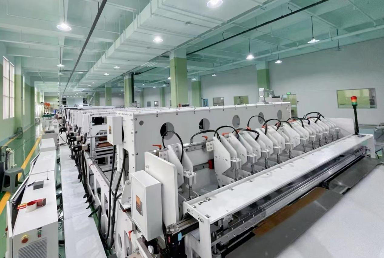 La máquina de fabricación de bolsas IBC más grande de HANSIN se puso en plena producción en mayo de 2022
